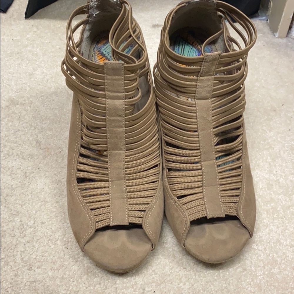 Tan wedges